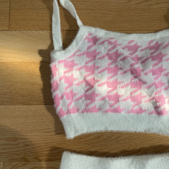 never worn fuzzy set - Picture 3 of 4